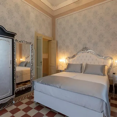 Luxury Liberty House Guest house *