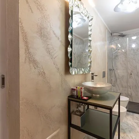 Luxury Liberty House - & 알게로