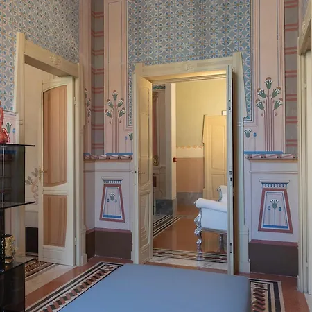 Πανσιόν Luxury Liberty House - & 4*